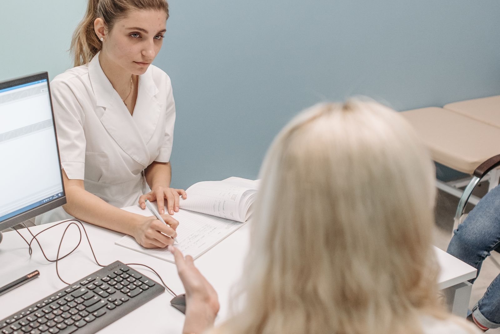 Microsoft, Nuance et l’IA qui écrit à la place du médecin