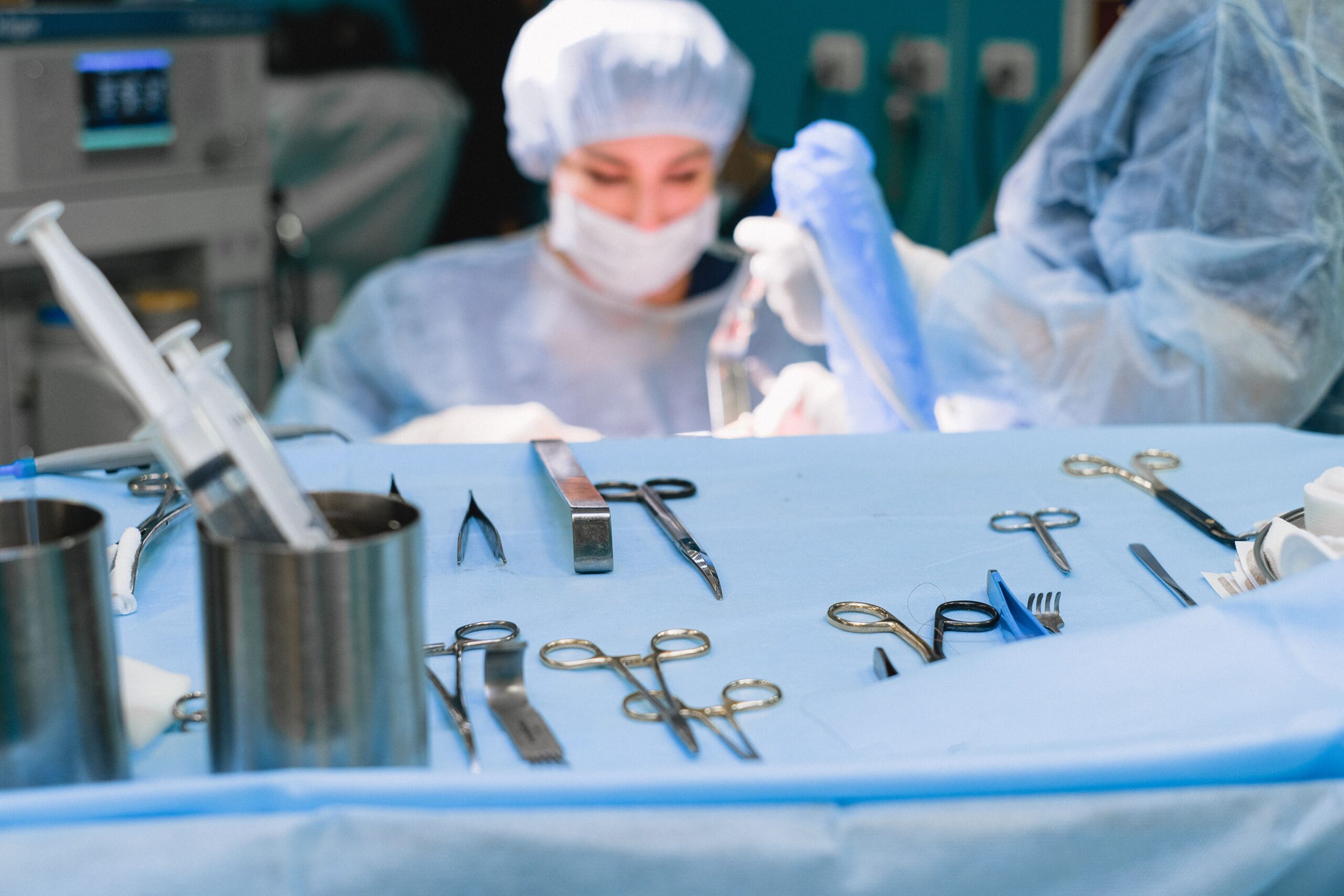 Équipement chirurgical au bloc opératoire